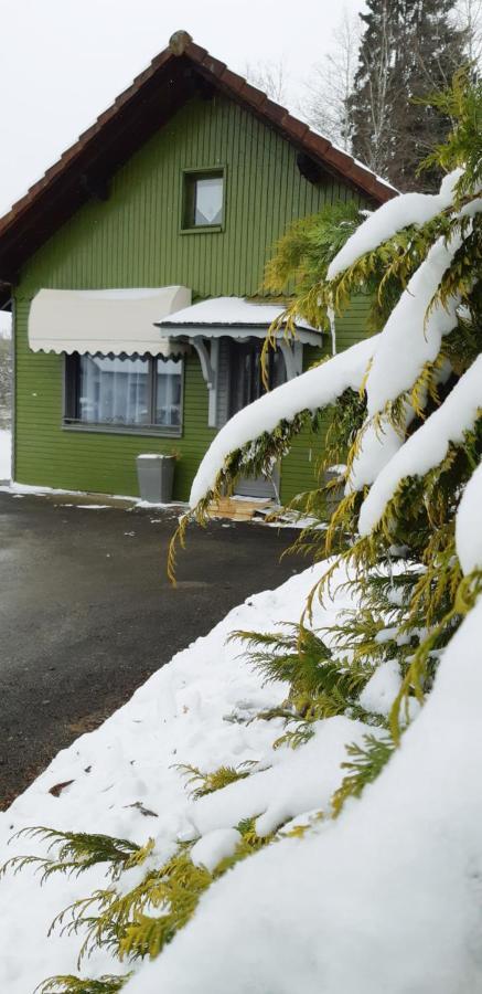Gite Le Chalet Vert , Pret De Raquettes Frambouhans Exterior photo